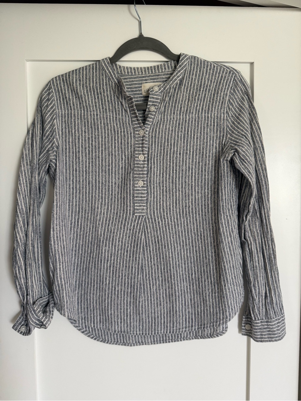 Universal Thread Women's Gray and White Striped Button-Down Shirt